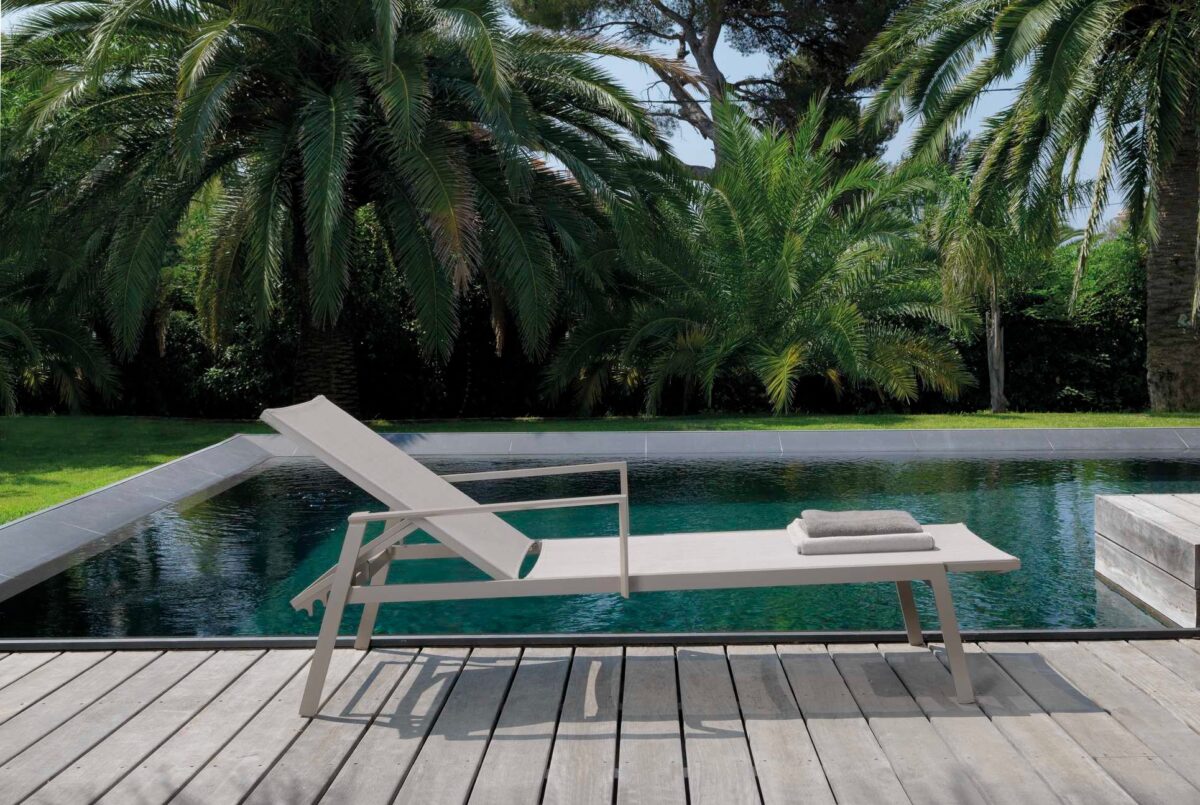 Comfortable and stylish pouf from Talenti’s Touch line, crafted in Italy for premium outdoor living