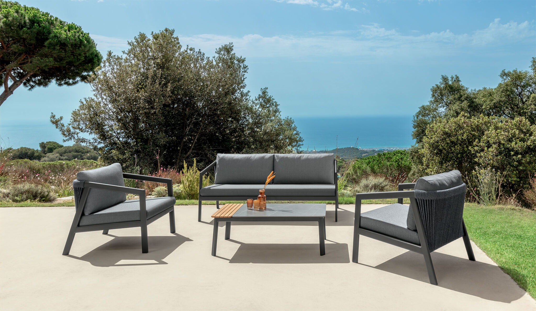 Modern Nova 2‑seater Sofa by Talentispa Italian design in Royal Oak Michigan showroom