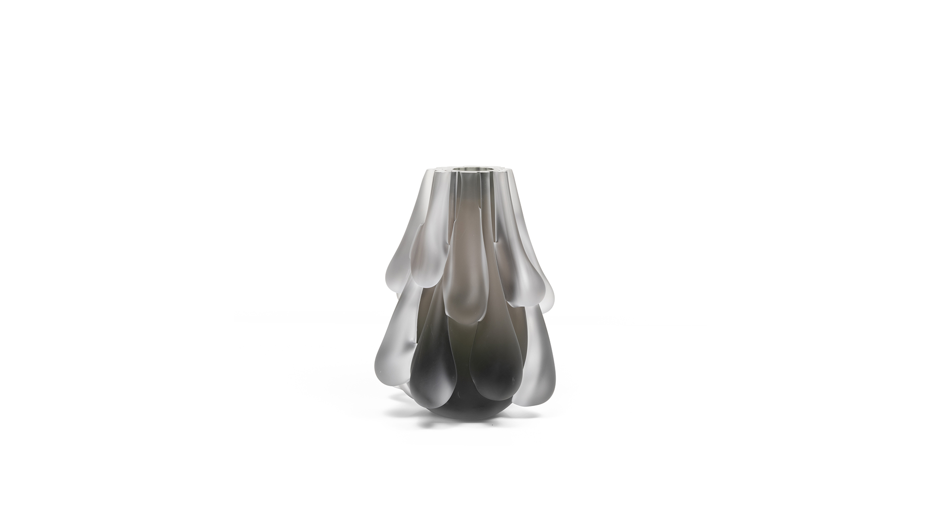 High-end Dew Vase by Natuzzi Italia, modern Italian decorative accessory for Troy, Michigan.