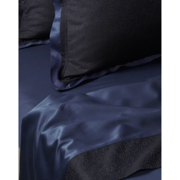 Elevate your sleep sanctuary with Moooi's "Calligraphy Bird" flat sheet. High-end, artistic design brings elegant beauty to discerning Birmingham homes.