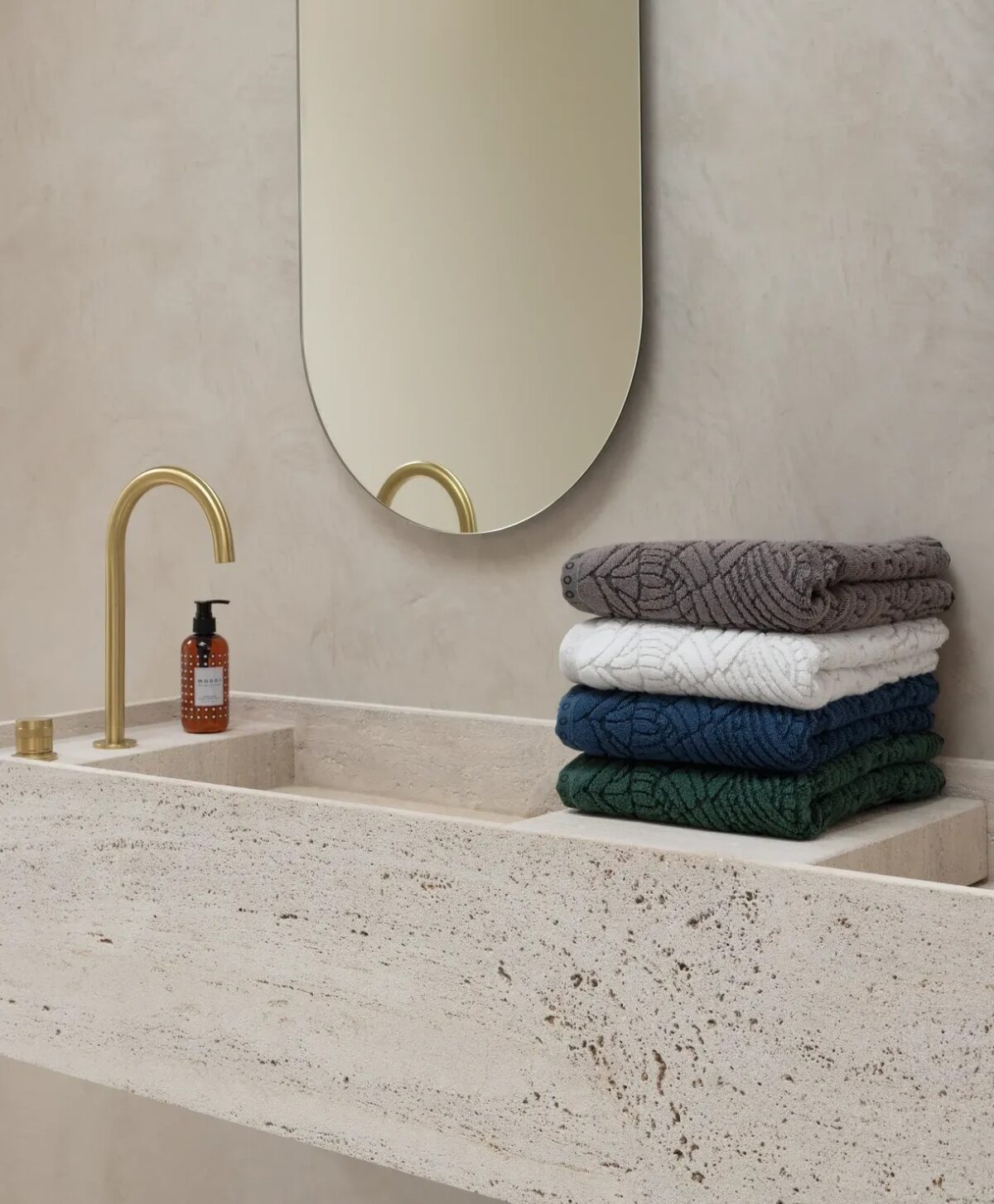 Dodo Pavone Towel by Moooi, featuring a jacquard-woven pattern inspired by the extinct Dodo Pavone bird, offering plush absorbency and available in Royal Oak, Michigan.