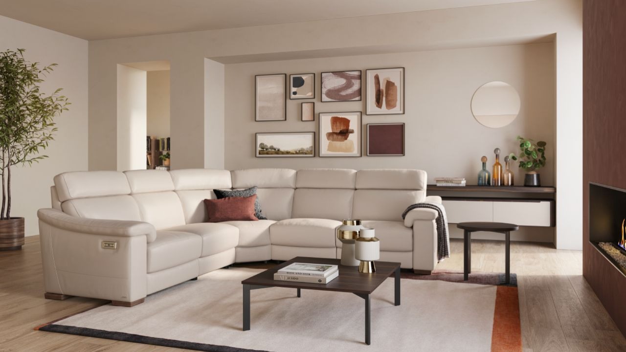 High-end Giulivo C123 armchair by Natuzzi Editions, modern Italian design for Troy, Michigan.