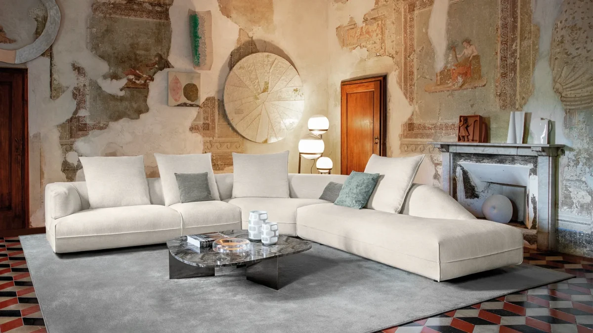 Contemporary Starman by Arketipo featuring sculptural lines and elegance