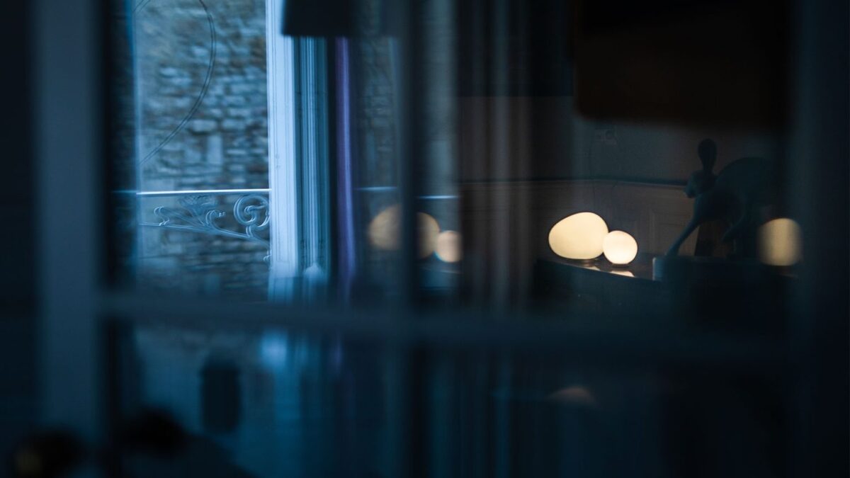 Illuminate your Royal Oak, Michigan living room with Gregg by Foscarini.