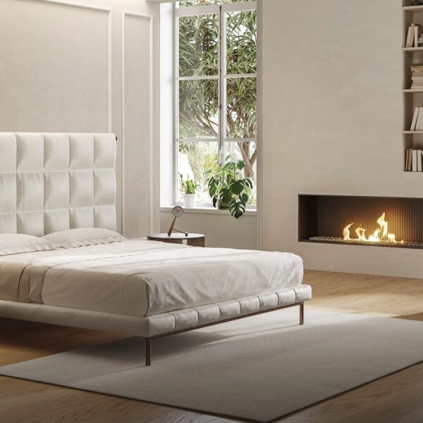 Modern Ema Chair by Claudio Bellini for Natuzzi Italia, high-end Italian dining furniture for Royal Oak, Michigan.