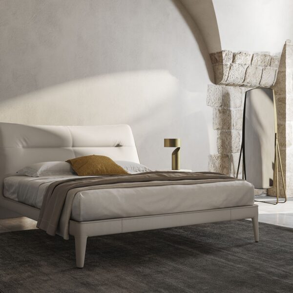 High-end Venere Sofa by Claudio Bellini for Natuzzi Italia, modern Italian living room furniture for Troy, Michigan.