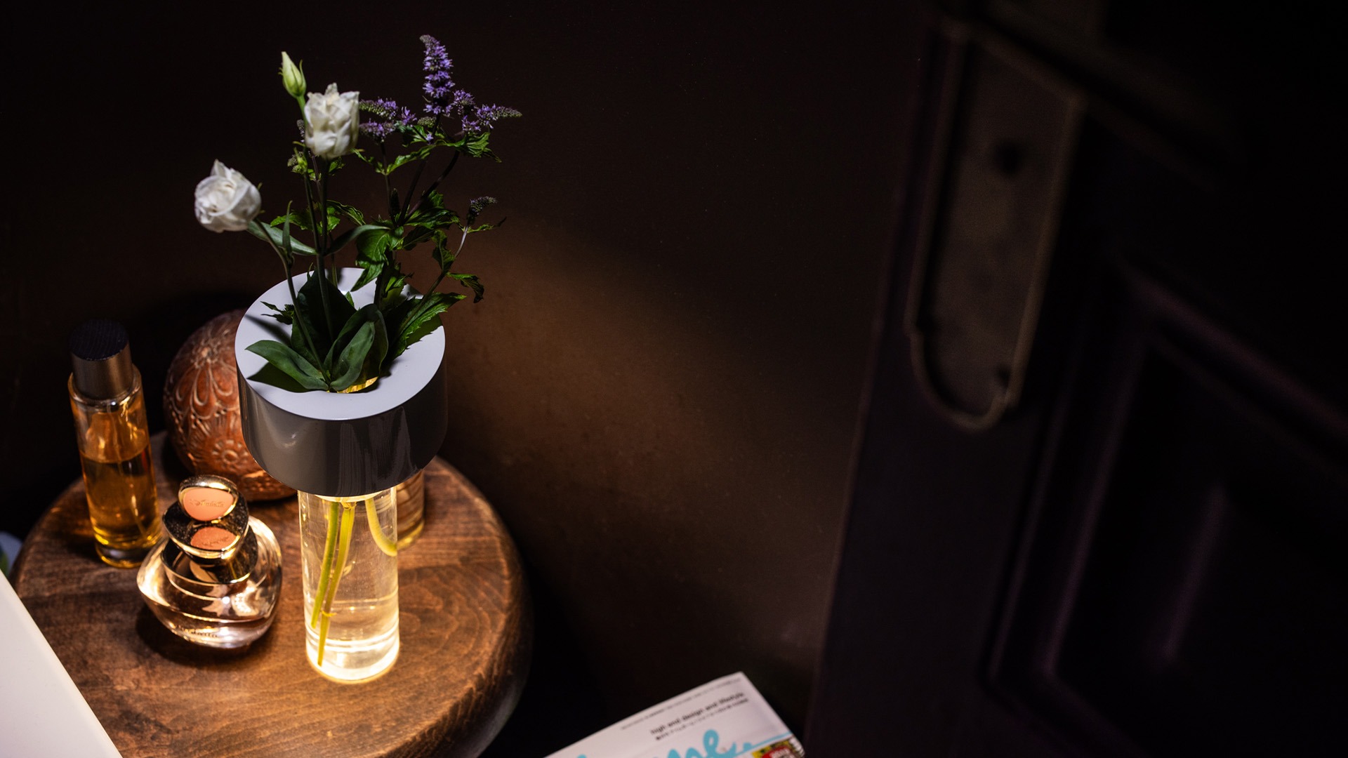 Fleur by Foscarini, modern table lamp with borosilicate glass base, Troy Michigan.