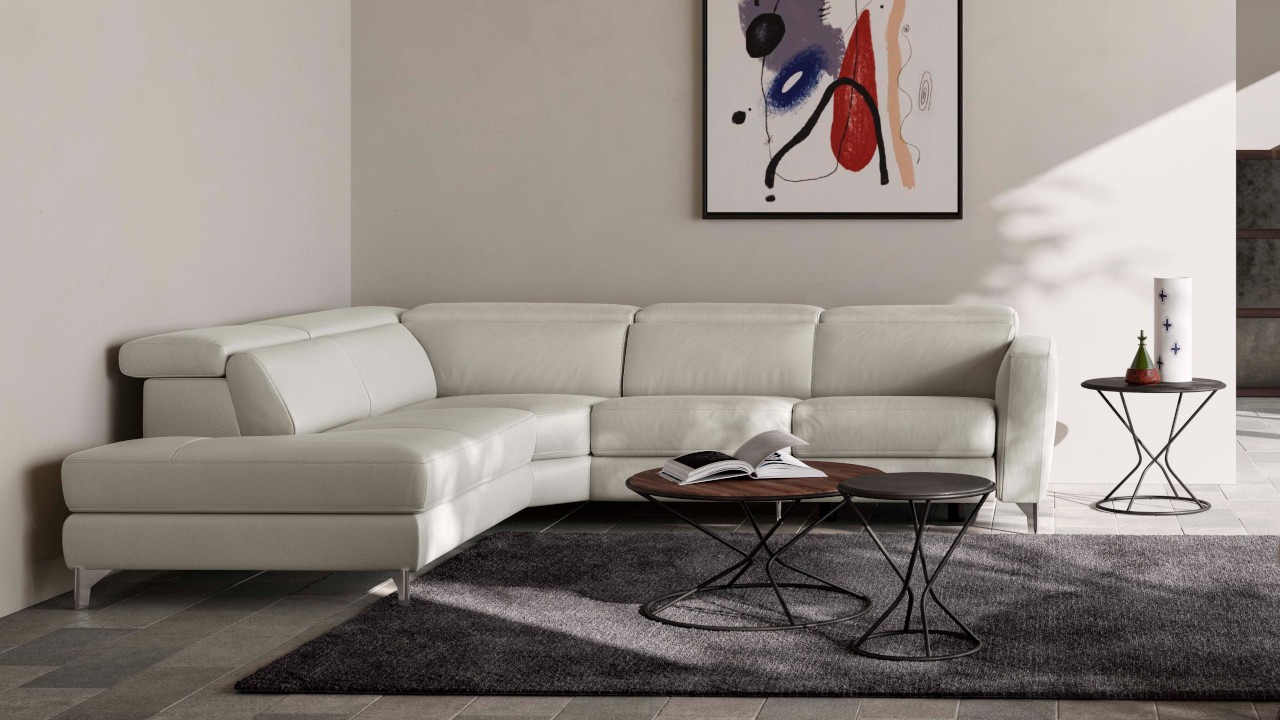 Elevate your living room with the Natuzzi Italia Volo sofa. A contemporary, high-end Italian design, perfect for discerning Birmingham interiors.