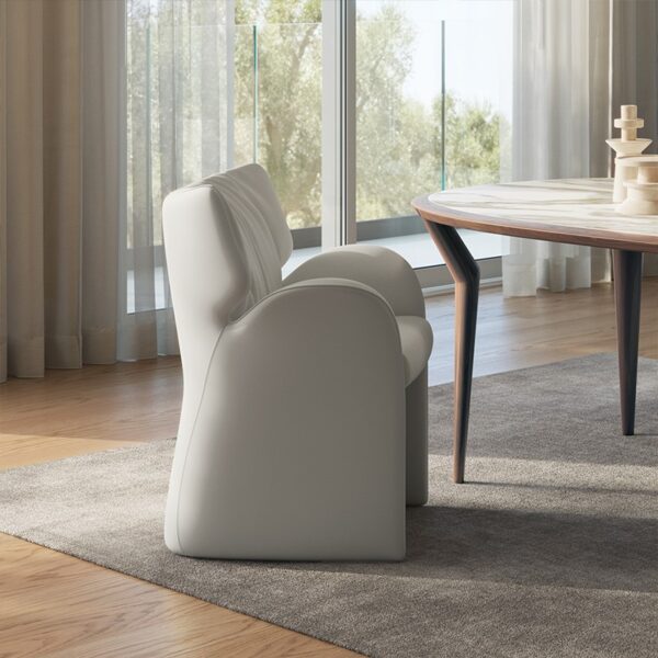 Luxury contemporary Beat sofa by Manzoni and Tapinassi for Natuzzi Italia, high-end Italian design for Birmingham, Michigan.