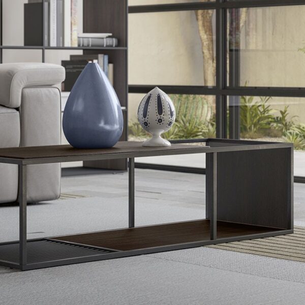 Modern Fil Rouge sofa by Fabio Novembre for Natuzzi Italia, high-end Italian design for Royal Oak, Michigan.