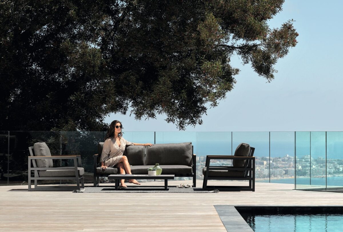Luxury outdoor Alabama Alu Rocking Chair by Talenti, ideal for modern terraces and lounge areas