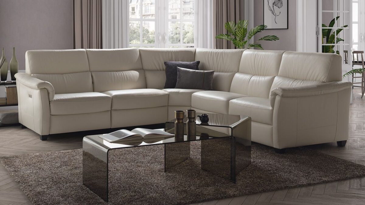 Luxury contemporary Astuzia C130 sofa by Natuzzi Editions, high-end Italian design for Birmingham, Michigan.