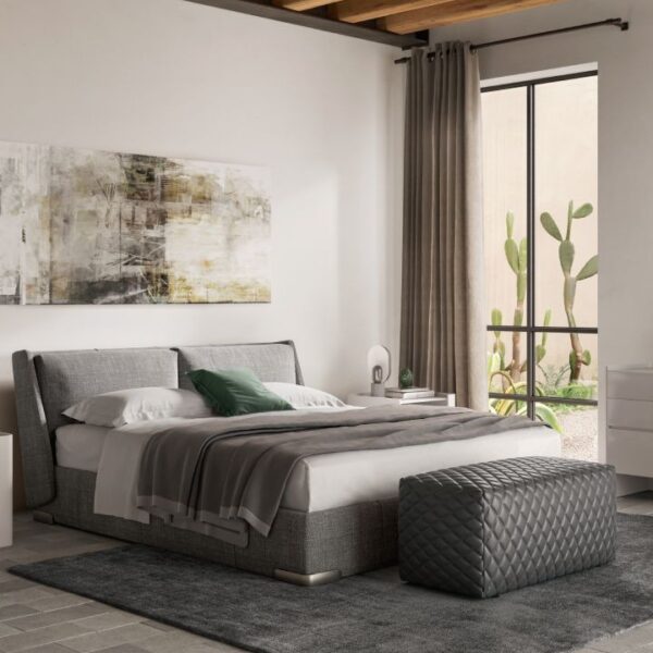 Experience captivating design with the "Fenice Dining Table" from Natuzzi. Adorn your Troy, MI home with this high-quality Italian dining solution.