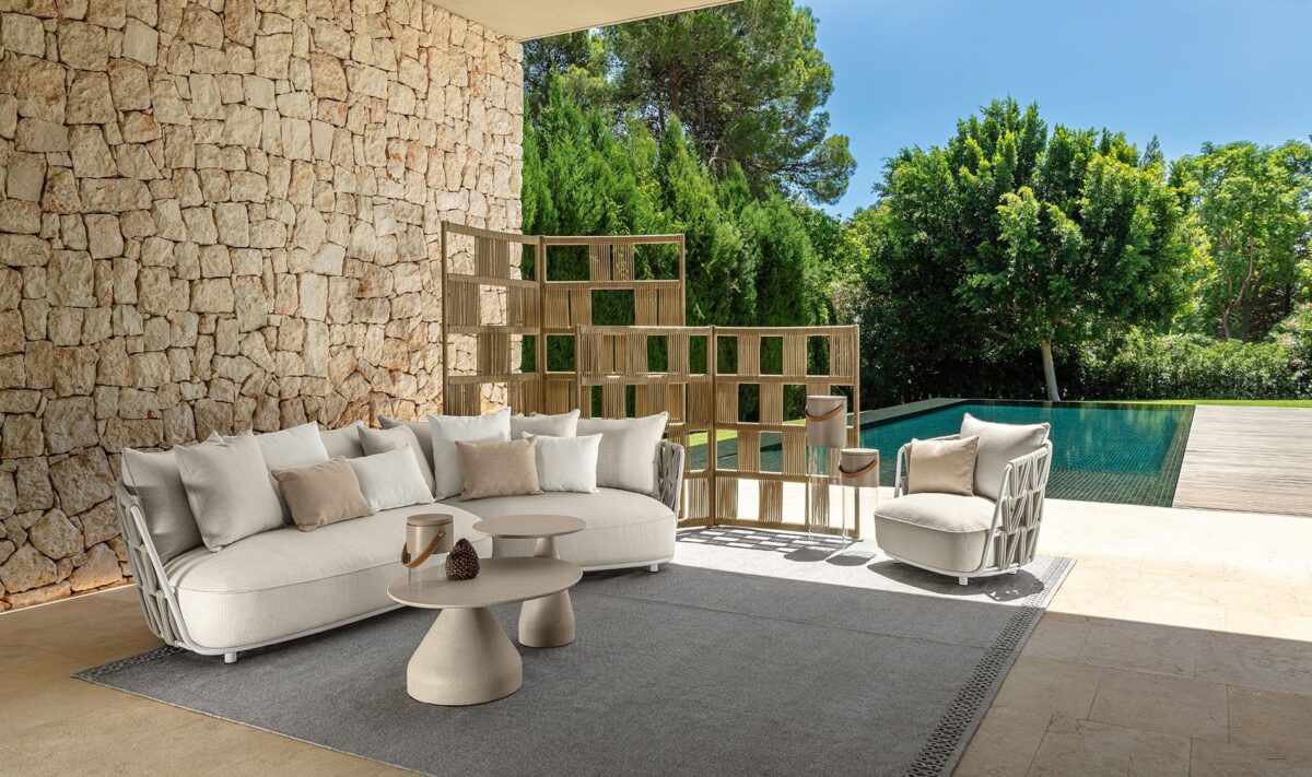 High‑end Swipe Sofa 2 seats by Talentispa luxury Italian seating Birmingham MI showroom