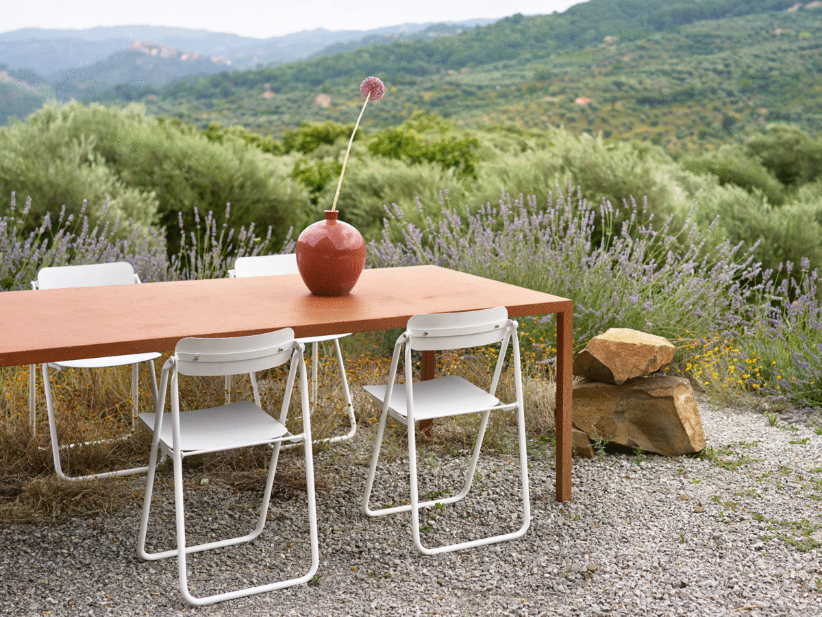 Luxury contemporary Herclino coffee table by Lapo Ciatti for Opinion Ciatti, high-end Italian design for Troy, Michigan.