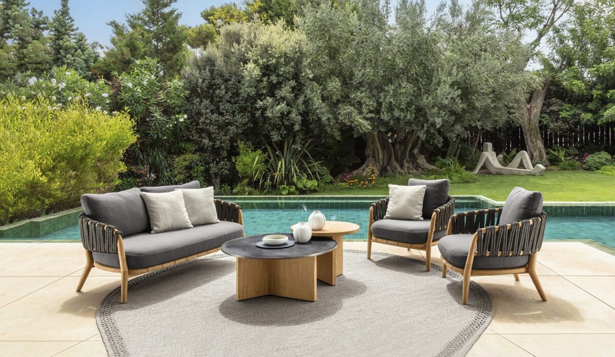 Modern Italian Venice love seat by Talenti, high-end luxury furniture for Birmingham, Michigan.
