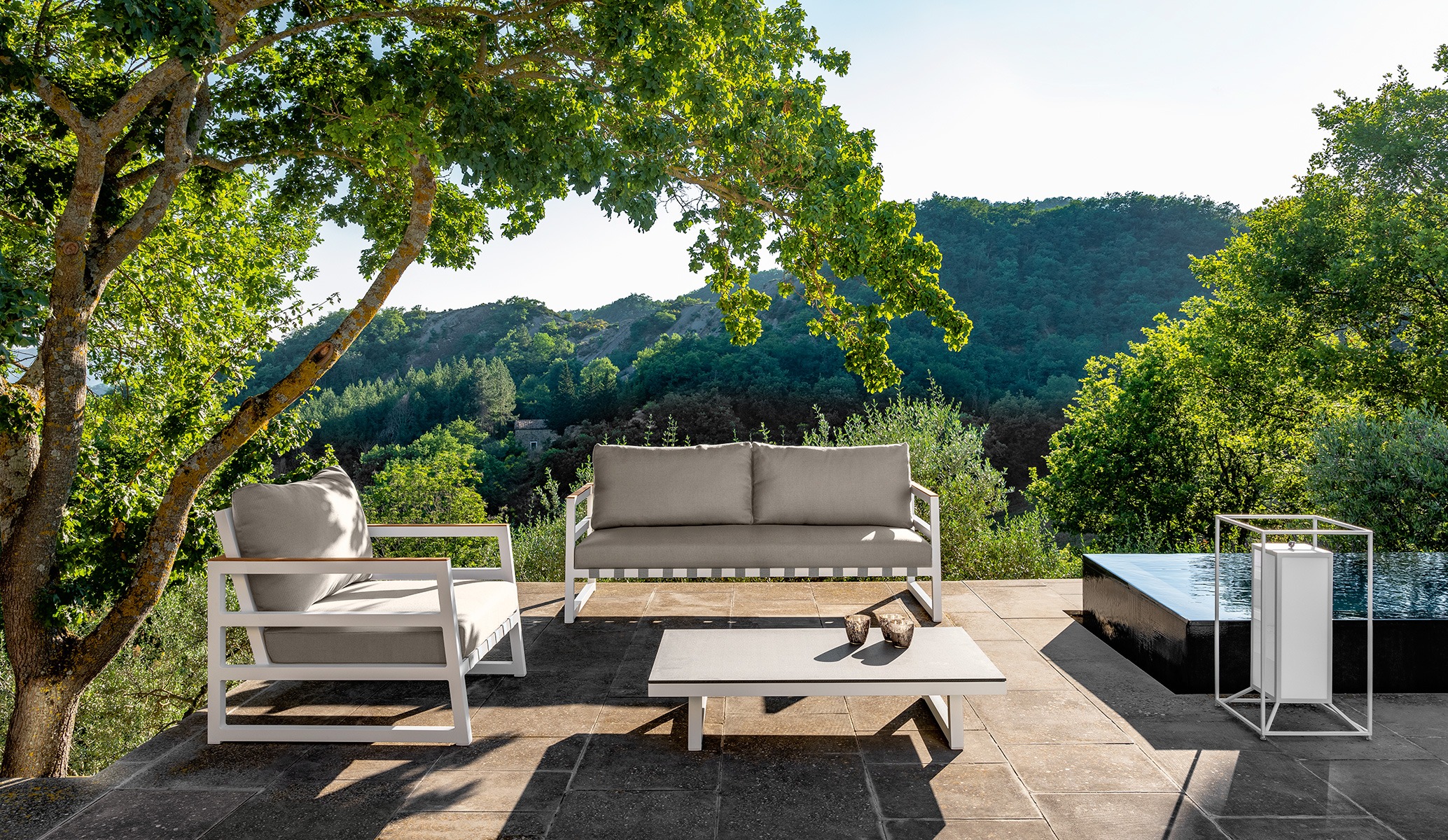 Luxury Alabama Alu Living Armchair by Talenti with weather-resistant aluminum frame and plush cushions