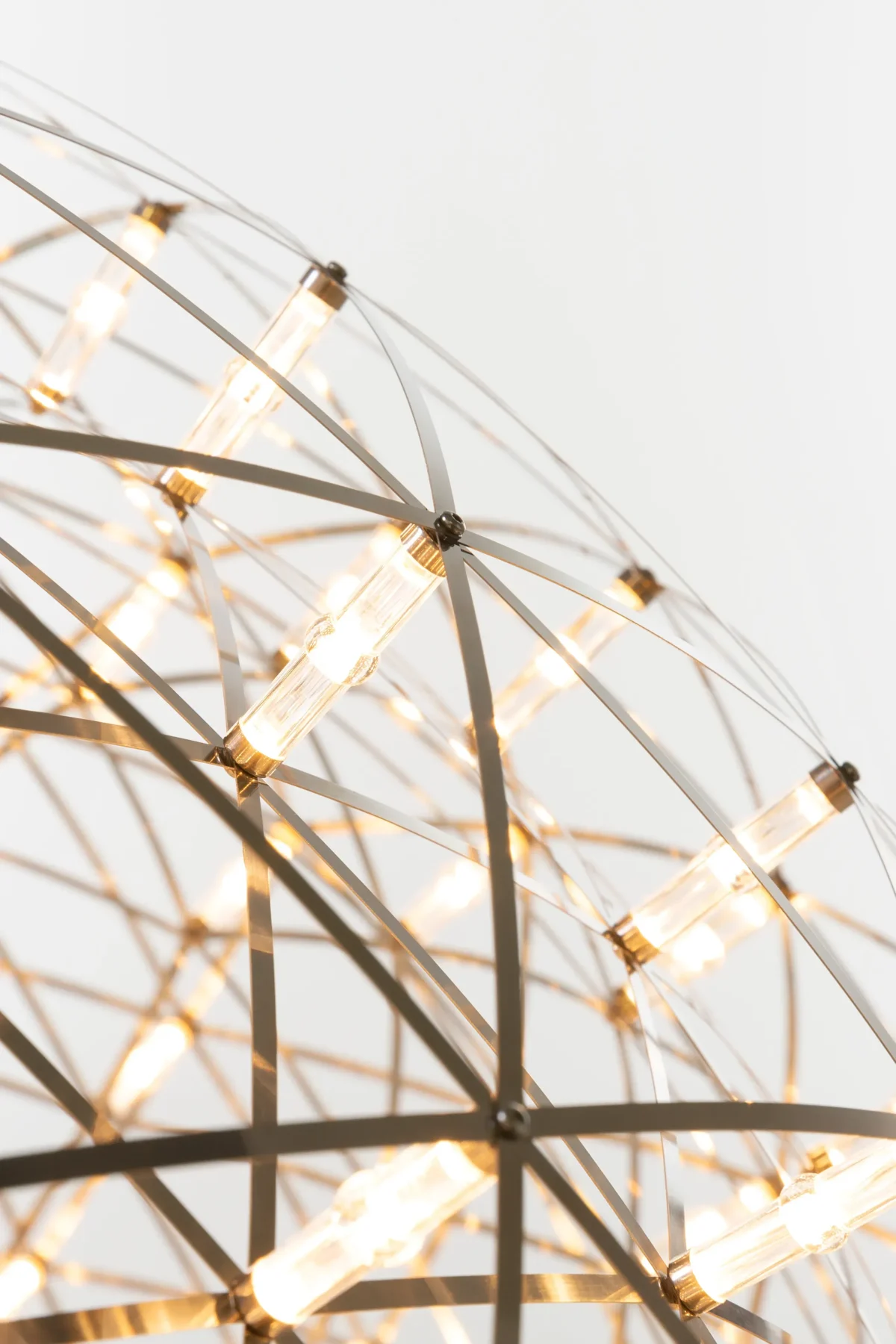 Raimond II Dome by Moooi, offering 1331 lumens of light and a warm color temperature of 2500K.