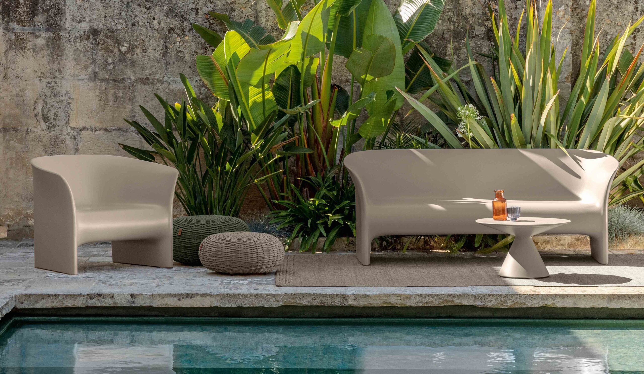Tweet Living Armchair by Talenti – Italian modern armchair with sleek aluminum frame and soft cushions
