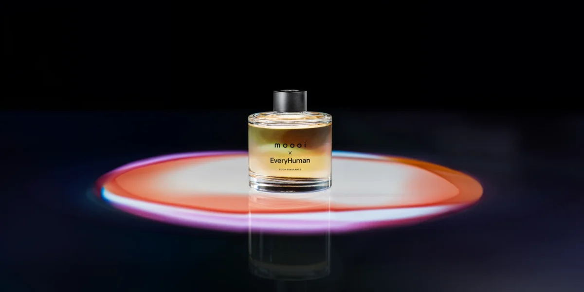 Moooi x EveryHuman Room Fragrance with unique 'Aura' visual representation of personalized scent.