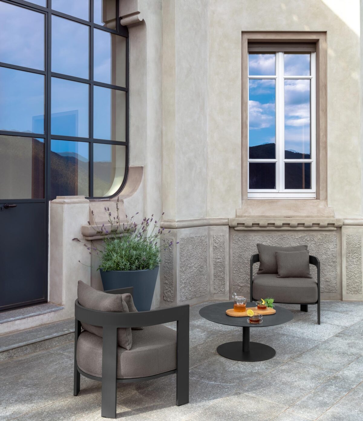 Contemporary Argo Alu Dining Armchair from Talenti’s collection, perfect for Birmingham, Michigan alfresco dining