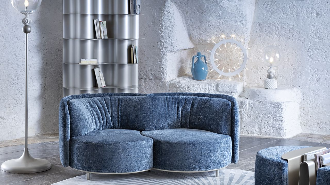 Modern Wave sofa by Natuzzi, high-end Italian design for Troy, Michigan.