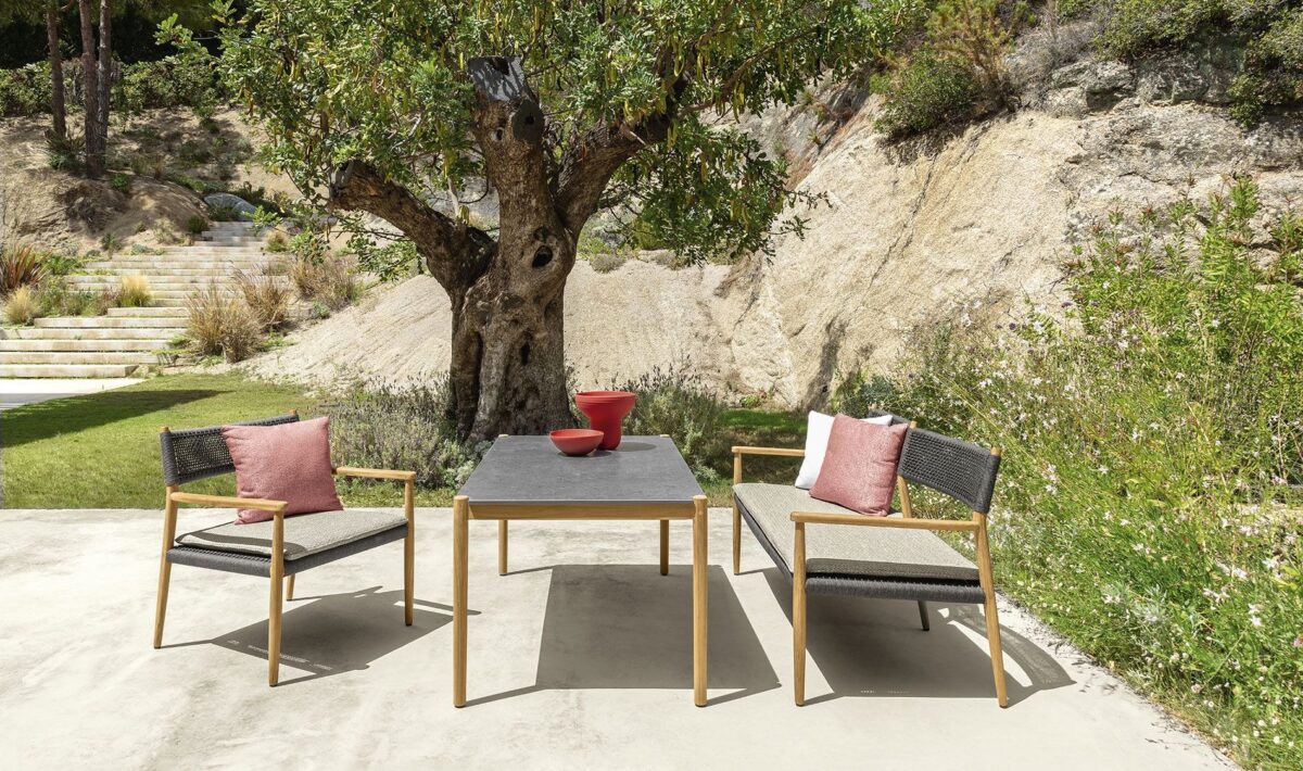 Dolcevita Outdoor Dining Table H66 by Talenti – perfect for poolside brunches, garden lounges, or rooftop patios