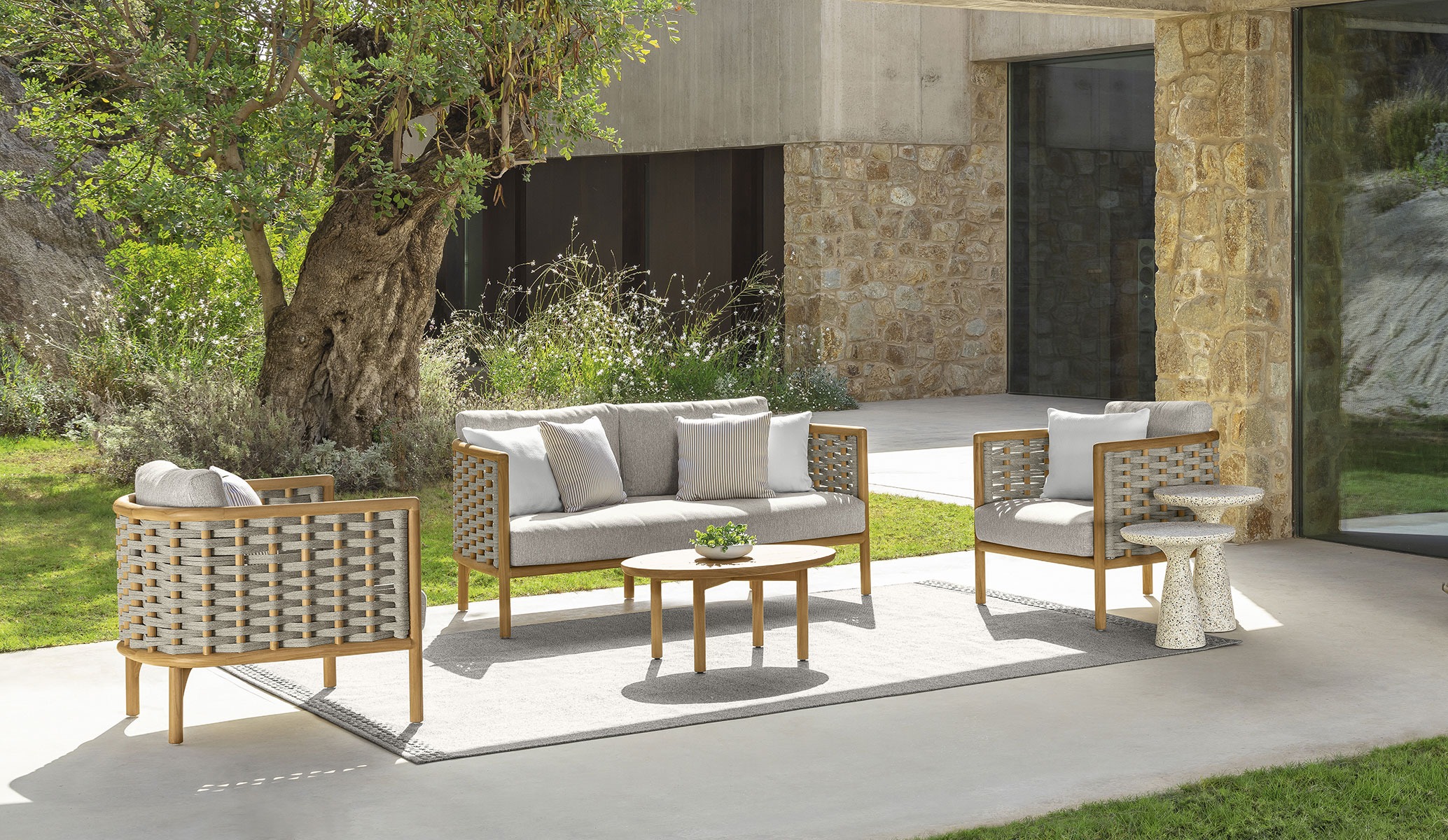Modern Prichi Sofa 2 seats by Talentispa Italian design in Royal Oak Michigan showroom