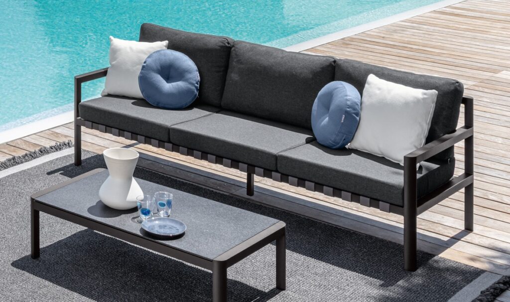 Modern Nunù Sofa 3-seater by Talentispa Italian design in Royal Oak Michigan showroom