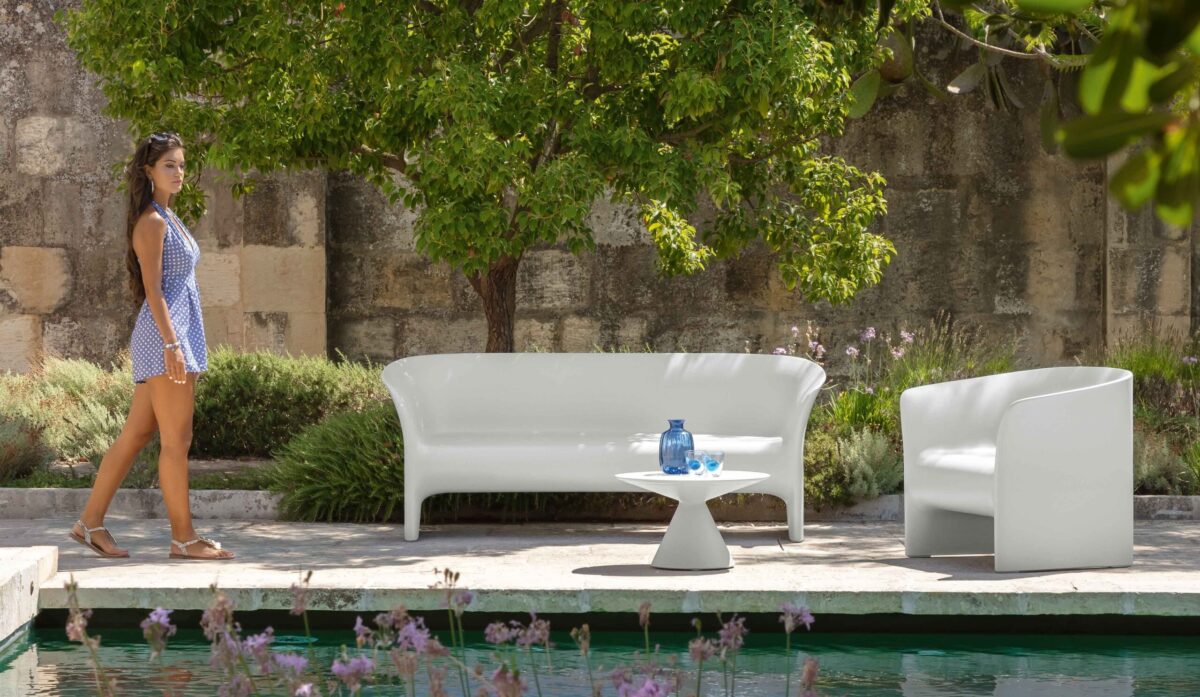 Modern Tweet Sofa by Talentispa Italian design in Royal Oak Michigan showroom