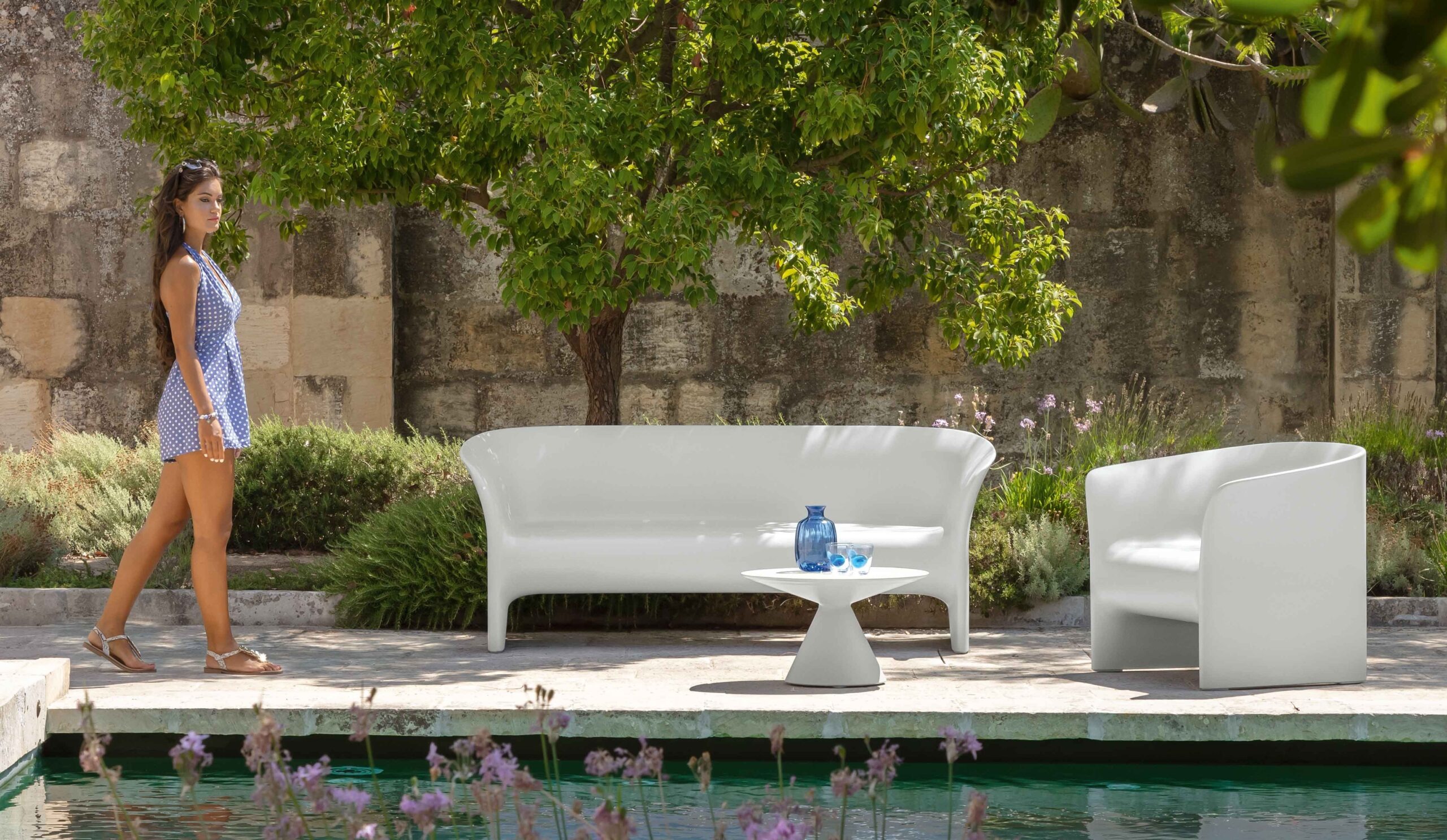 Modern Tweet Sofa by Talentispa Italian design in Royal Oak Michigan showroom