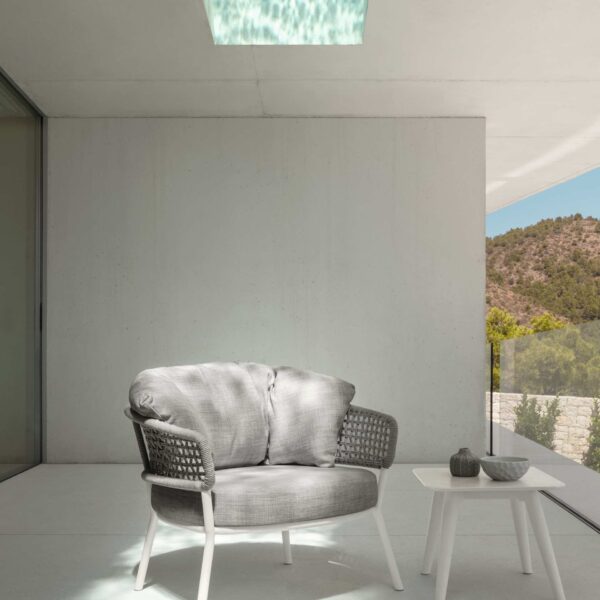 Moon Alu Living Armchair by Talenti – modern Italian outdoor chair with curved backrest and aluminum frame