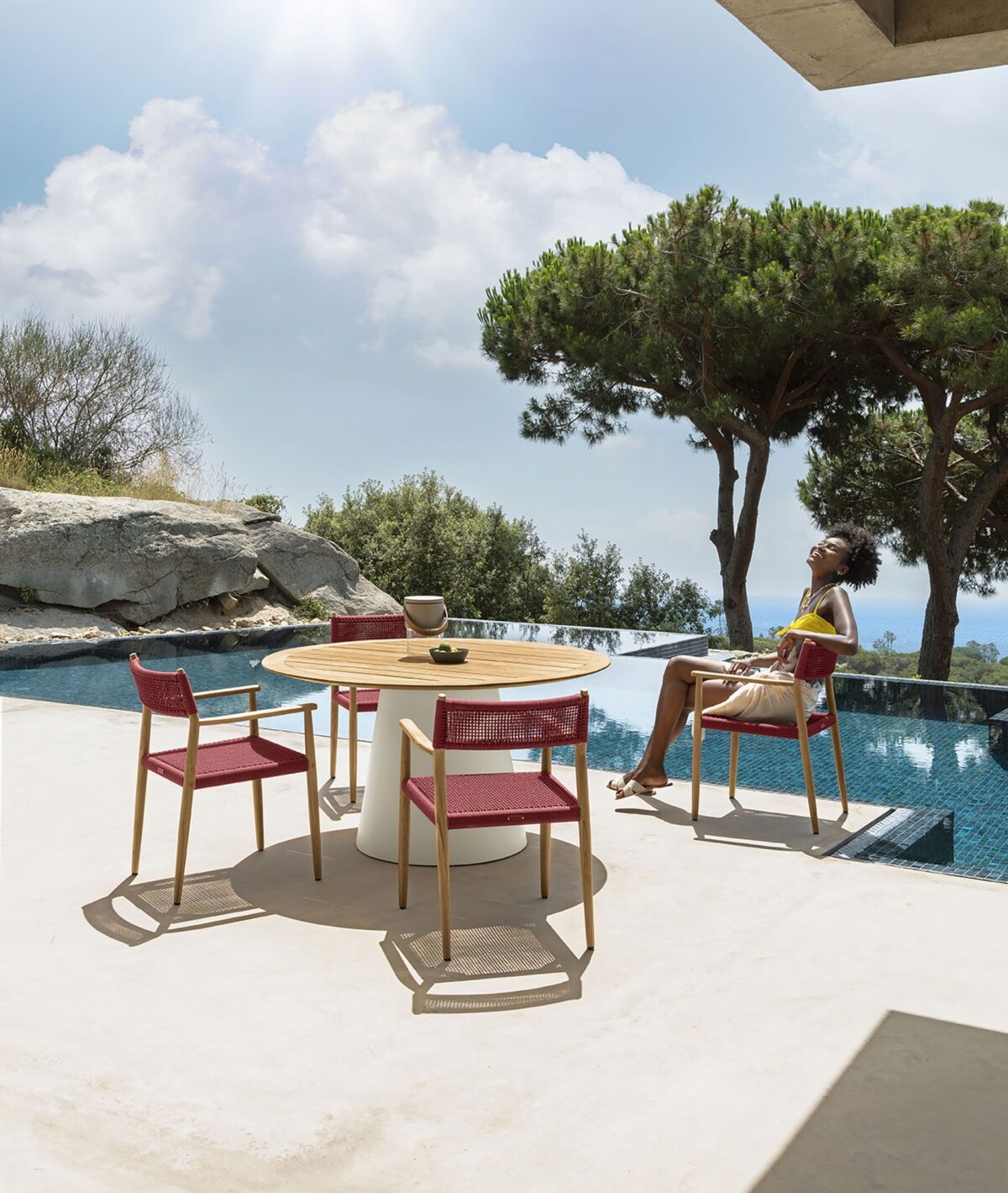 Talenti Dolcevita Dining Table D90 with refined silhouette and solid build for Troy, Michigan rooftops