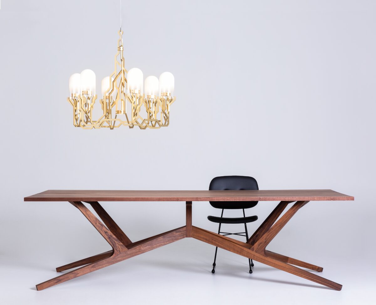 Liberty Table by Moooi with a weight of 145 kg (319.67 lbs).