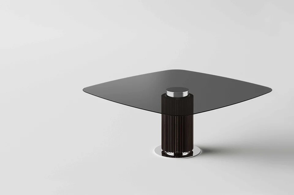 Hybrid dining table by Tonelli Design with extra-clear glass top and central base made of Siberian Ash wood strips, featuring polished chrome upper metal part and bottom plate, displayed in Royal Oak, Michigan.