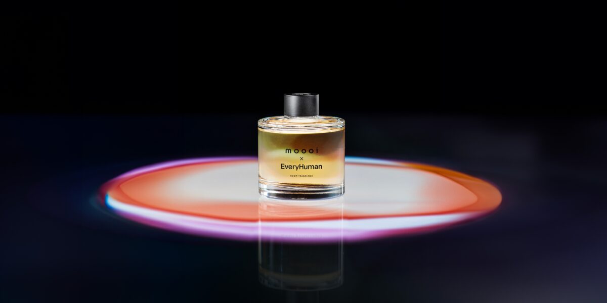 Close-up of Moooi Milk & Cookies room diffuser