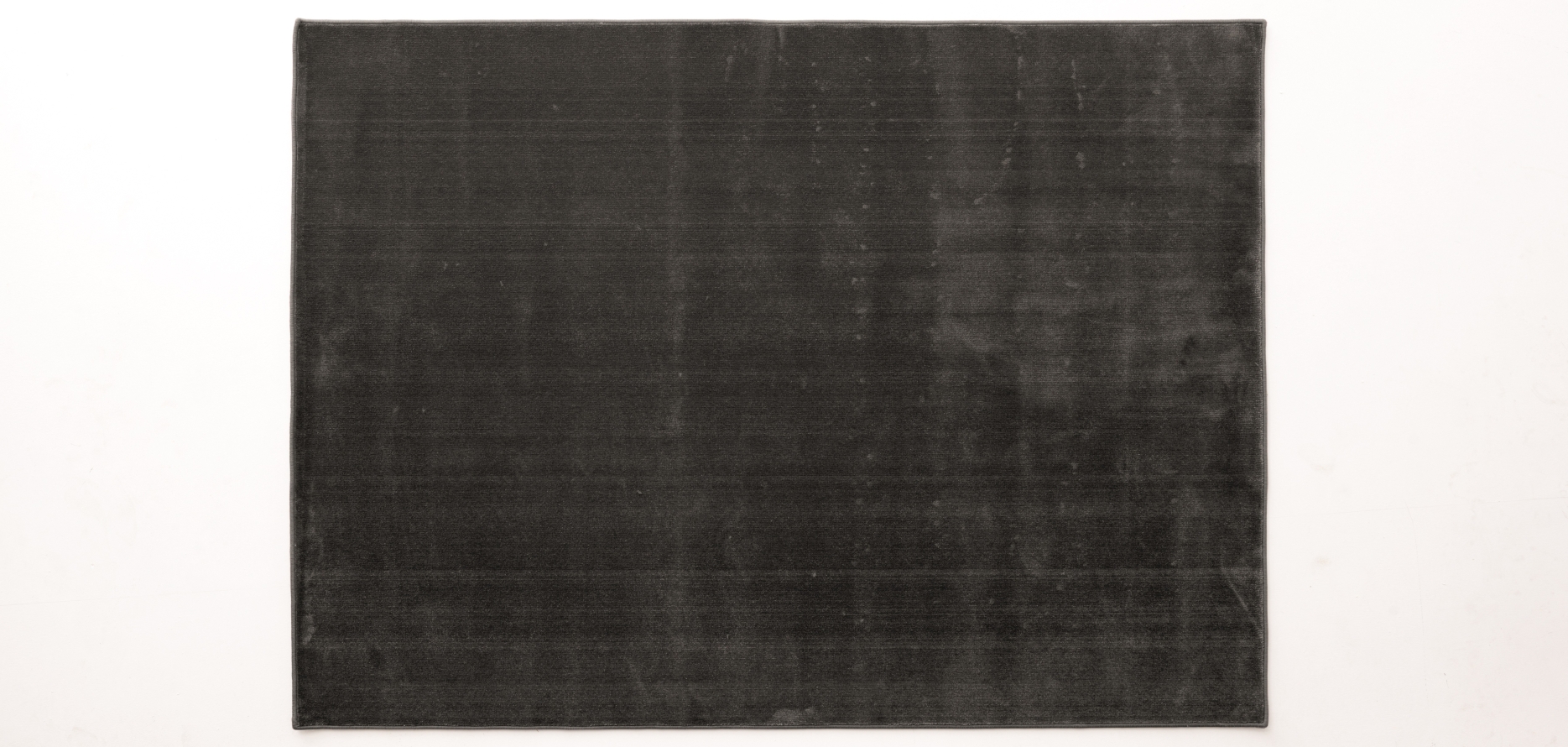 “MELLOW rug by Ditre Italia – contemporary Italian area rug with soft texture and serene tonal gradients”