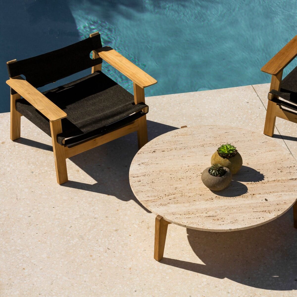 “Harbour MLB round teak coffee table – contemporary design with smooth round surface and clean lines”