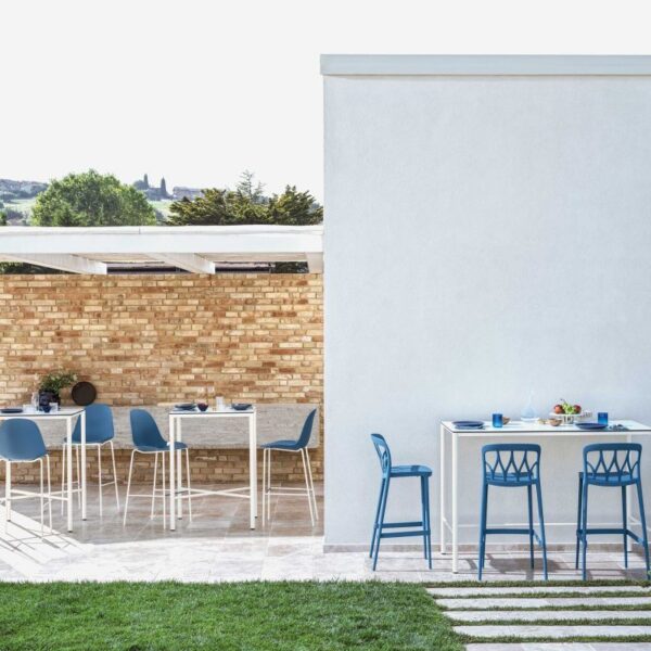 Rectangular Moon High Outdoor (140×80×110 cm) featuring anthracite velvet‑matt glass surface and dark‑brass steel legs.