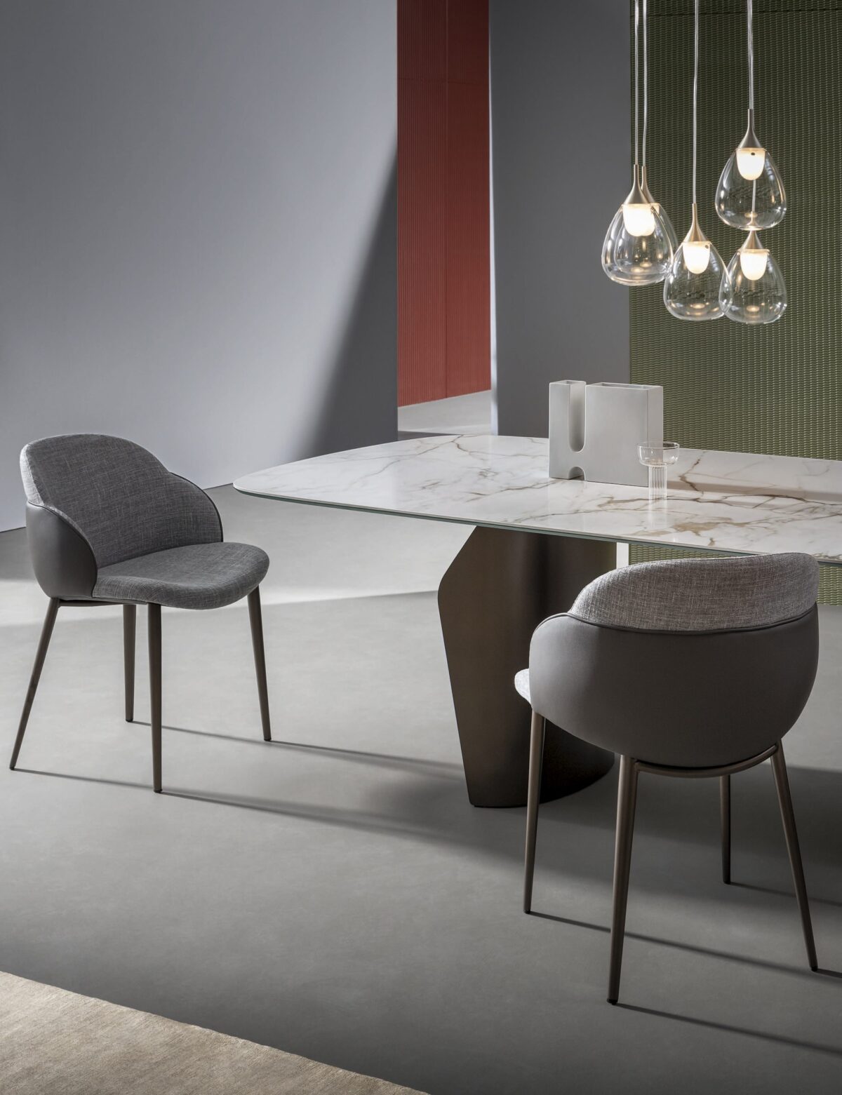 “Bonaldo My Way dining chair featuring rounded padded back and disc‑style seat on matte metal base.”