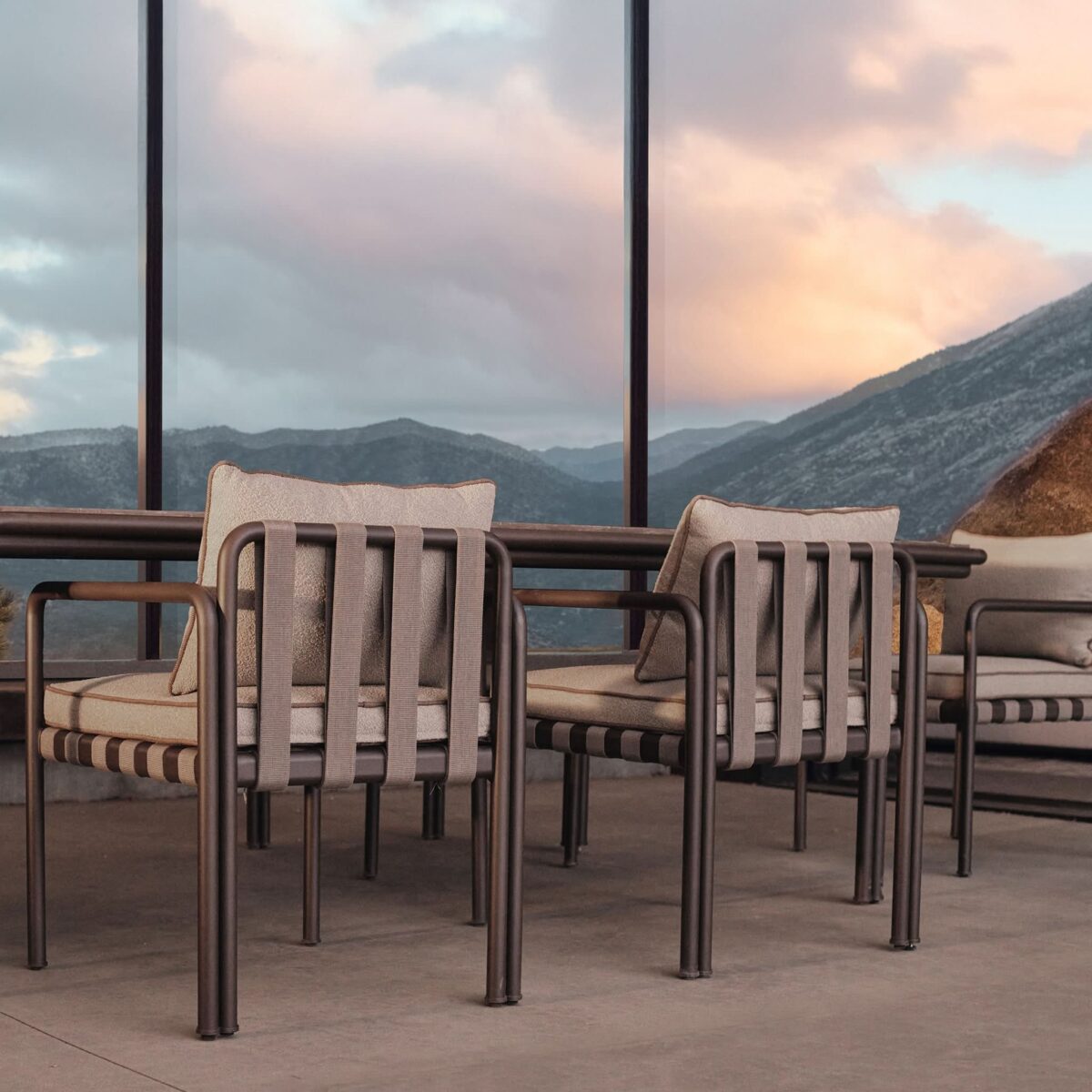 “Close-up of Parker table leg and frame – powder-coated aluminum structure for weather resistance”