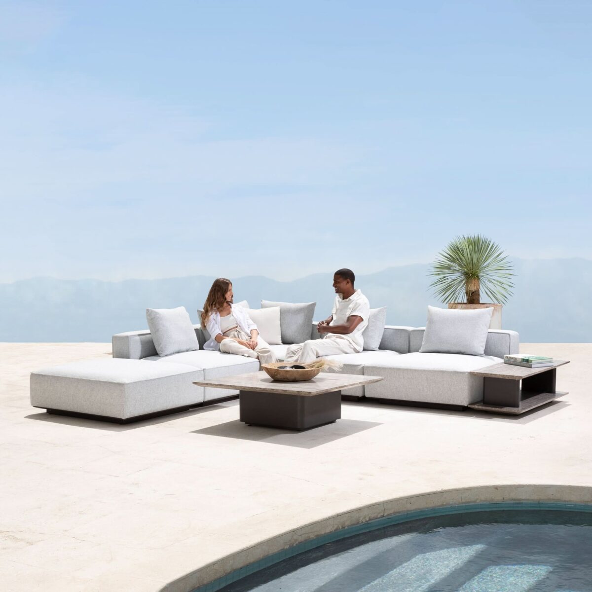 “Harbour Santorini Corner Right with cushions – ideal for right-end sectional arrangements”