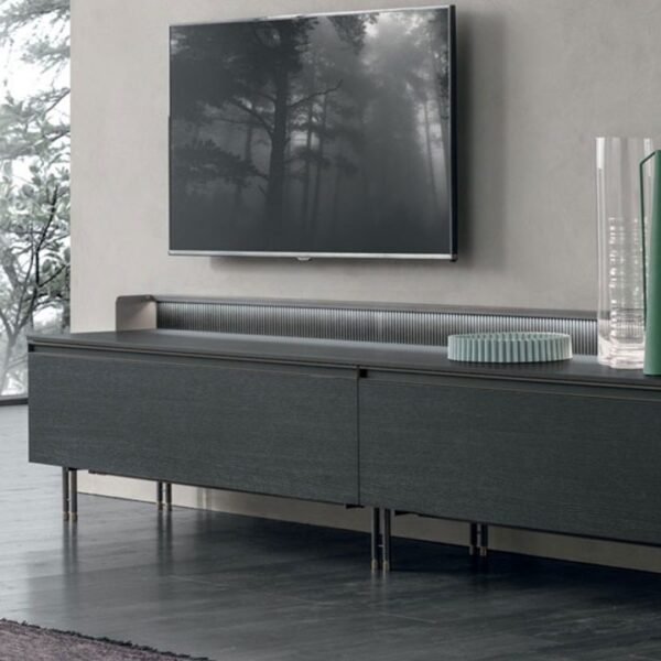 “Scenario sideboard by Tomasella – modern Italian storage unit with elegant horizontal design and sleek handle-free doors”