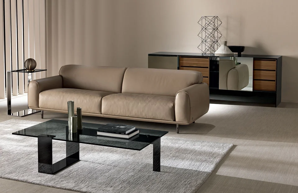 Low Table Plinsky by Tonelli Design, modern Italian design, Troy Michigan.