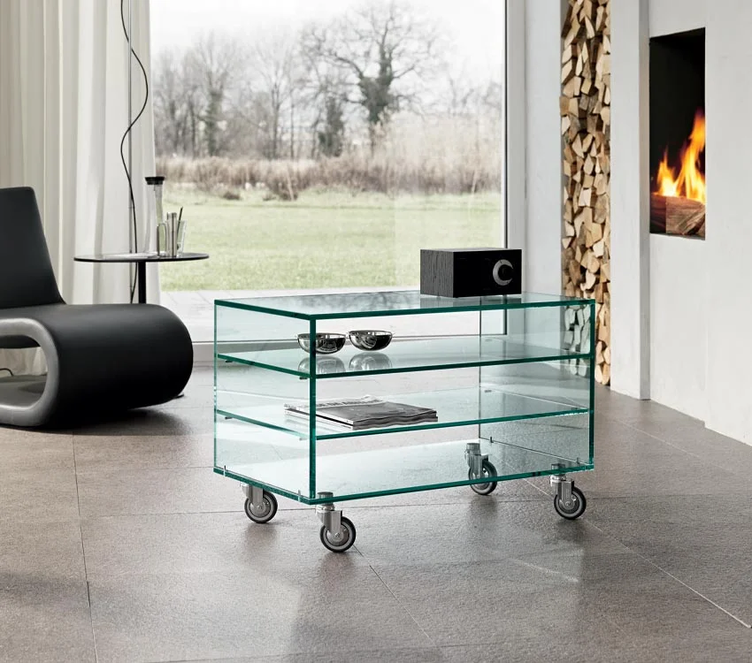 Modern Italian glass trolley Grattacielo Fix by Tonelli Design, featuring stackable transparent or extra-clear glass elements and a base with castors, available in Royal Oak, Michigan.