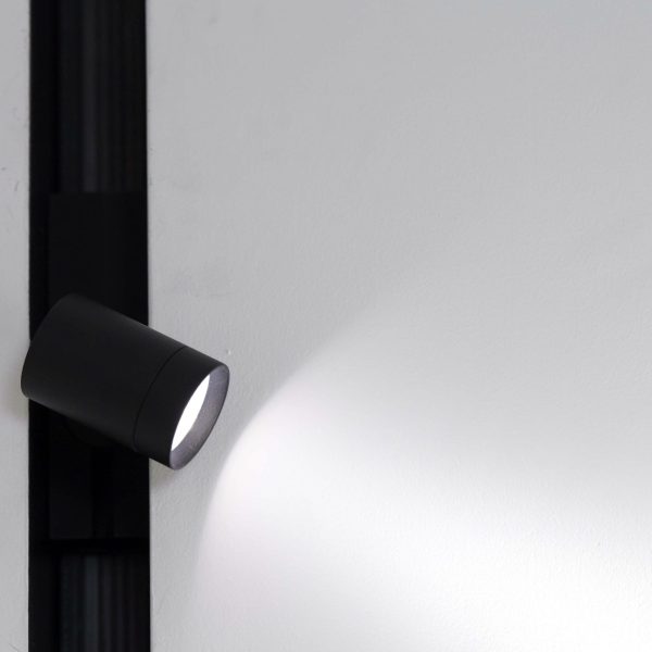 THE RUNNING MAGNET SPOT By Flos