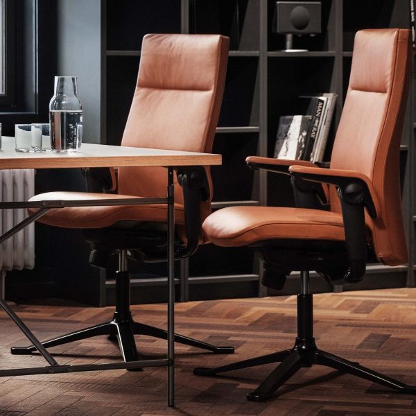 TRIBUTE | Leather office chair By HG