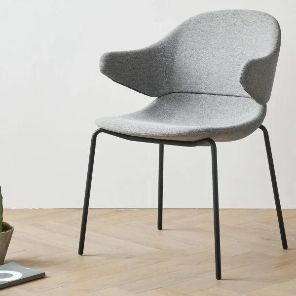 HUG | Fabric visitor's chair By grado design