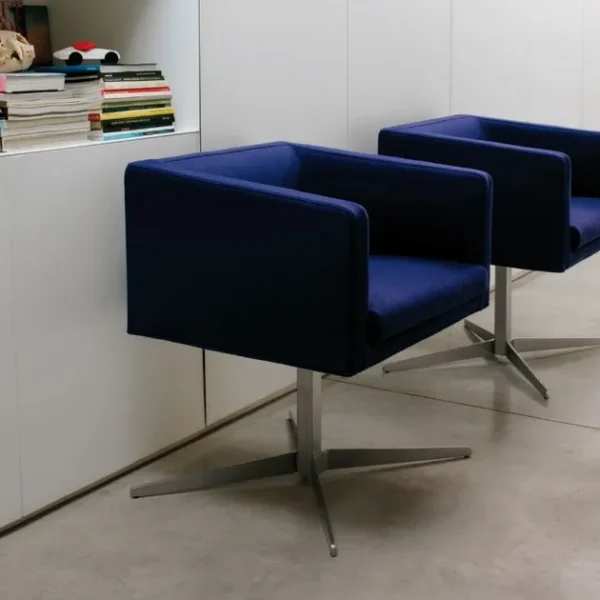 CUBICA | Chair with 4-spoke base By Verzelloni