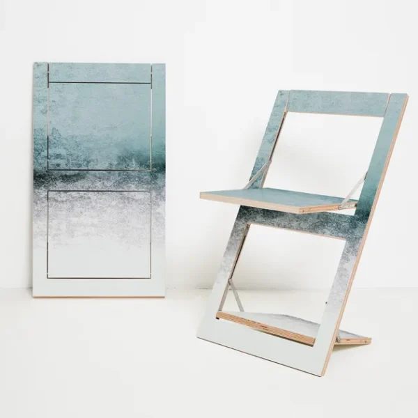 FLPPS FOLDING CHAIR - SNOWDREAMER By AMBIVALENZ